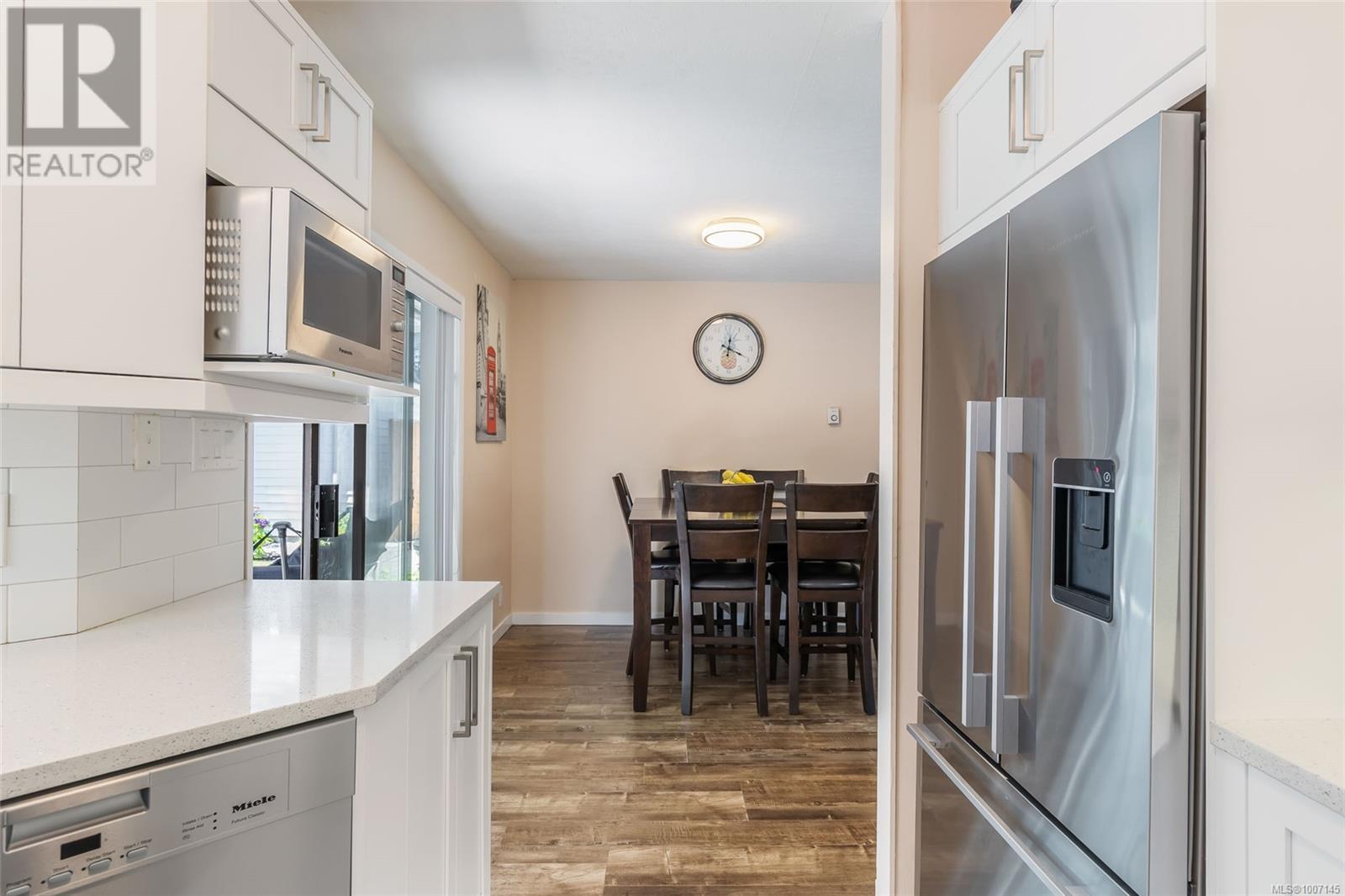 Photo 23 of 6421 Portsmouth Rd, Nanaimo BC