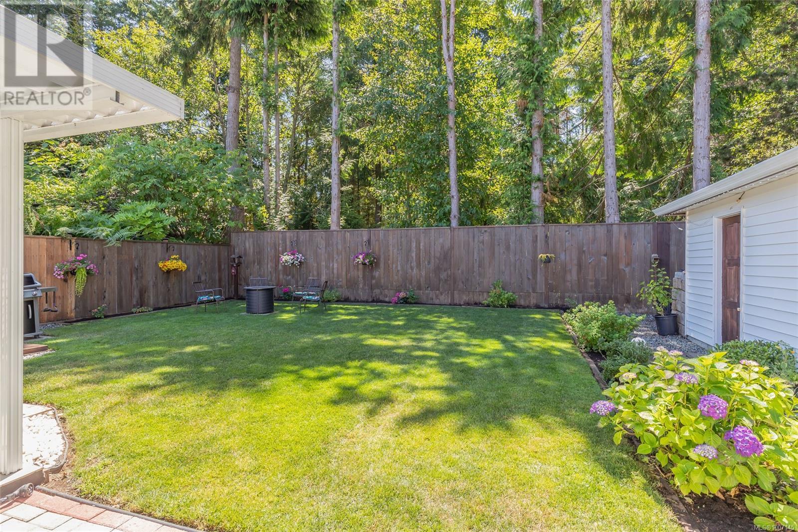 Photo 31 of 6421 Portsmouth Rd, Nanaimo BC
