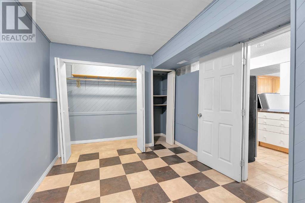 Single Family House for Sale in   Dalton Drive NW Dalhousie Calgary 