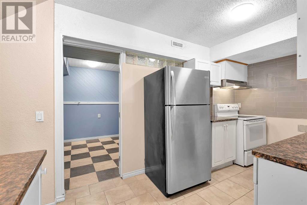 Single Family House for Sale in   Dalton Drive NW Dalhousie Calgary 