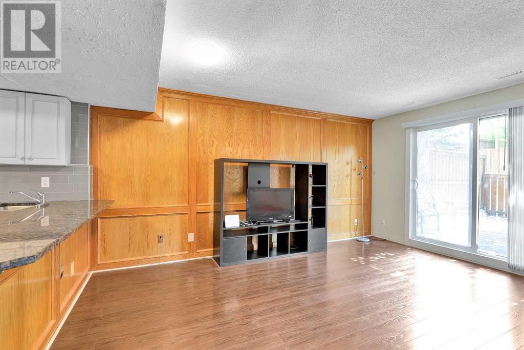 Single Family House for Sale in   Dalton Drive NW Dalhousie Calgary 