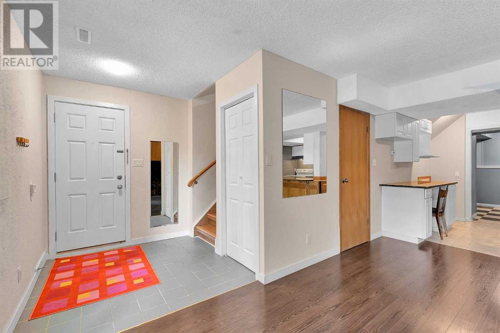 Single Family House for Sale in   Dalton Drive NW Dalhousie Calgary 