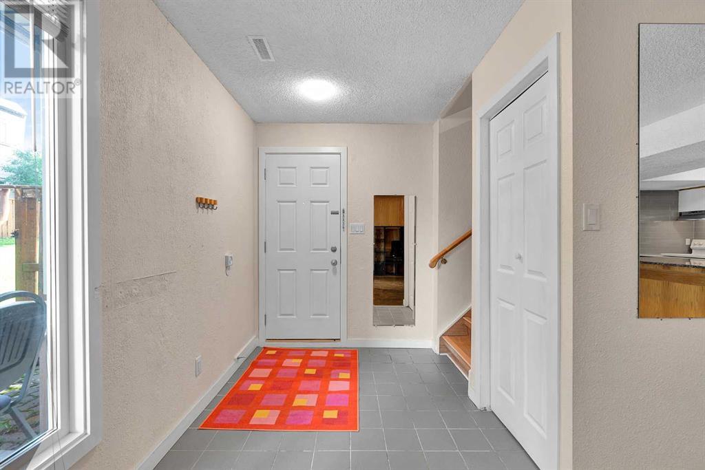 Single Family House for Sale in   Dalton Drive NW Dalhousie Calgary 