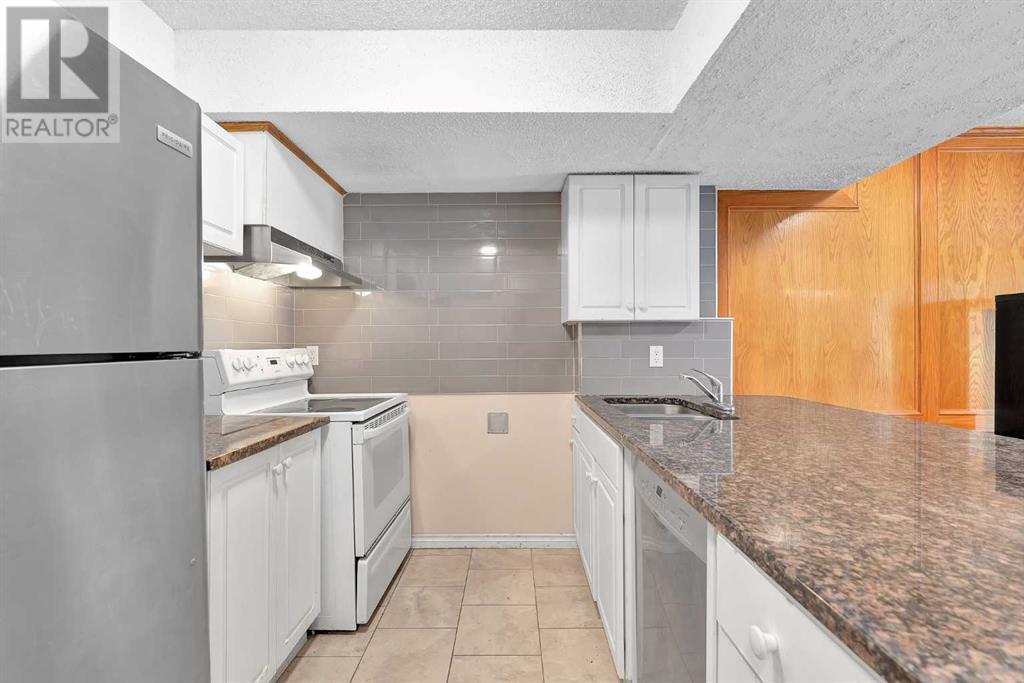 Single Family House for Sale in   Dalton Drive NW Dalhousie Calgary 