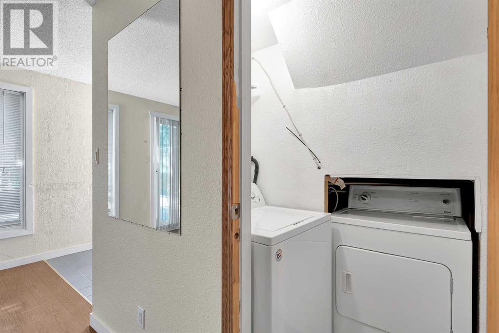Single Family House for Sale in   Dalton Drive NW Dalhousie Calgary 