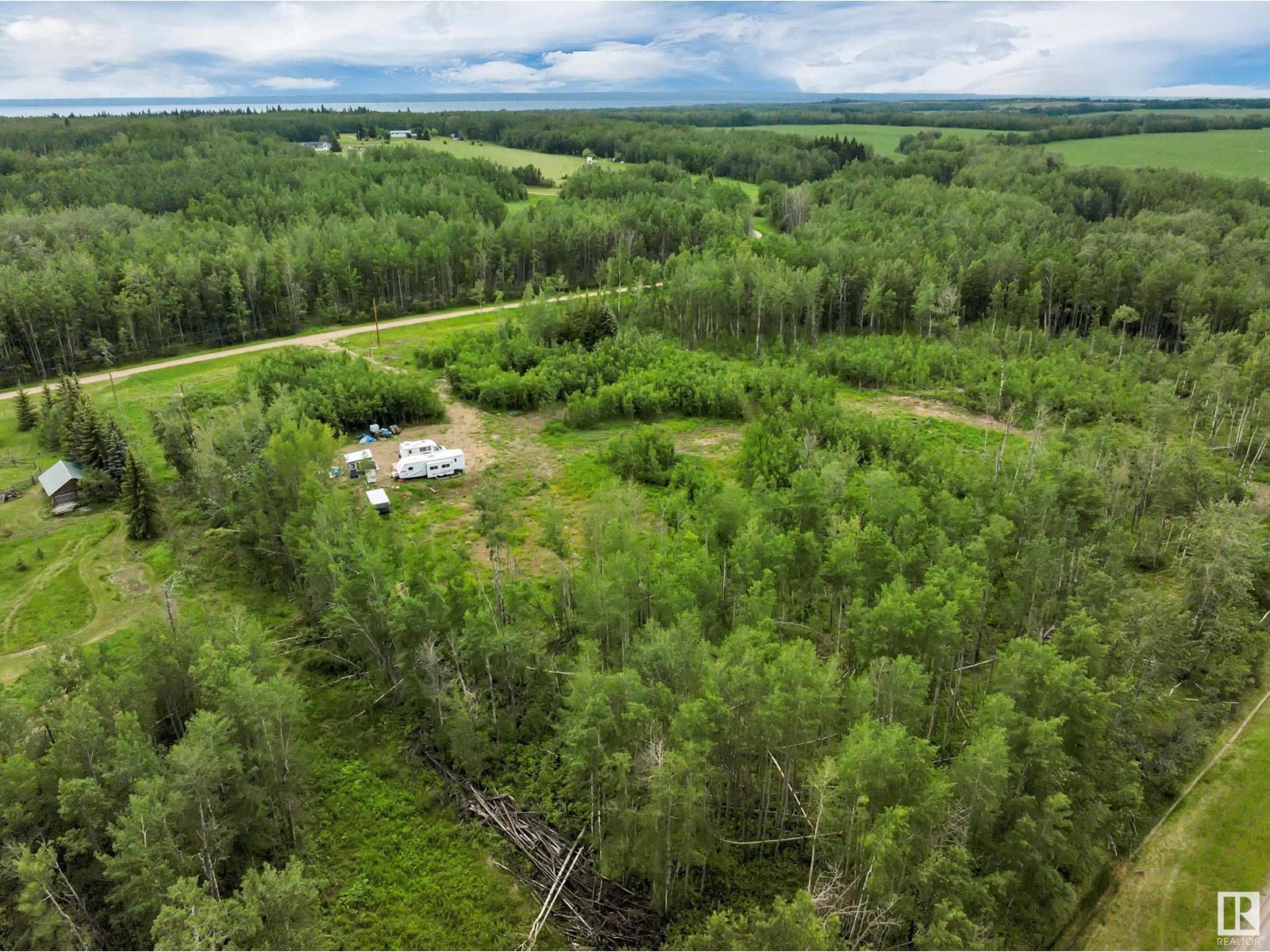Photo 15 of 801 Glen Haven Cr, Rural Wetaskiwin County AB