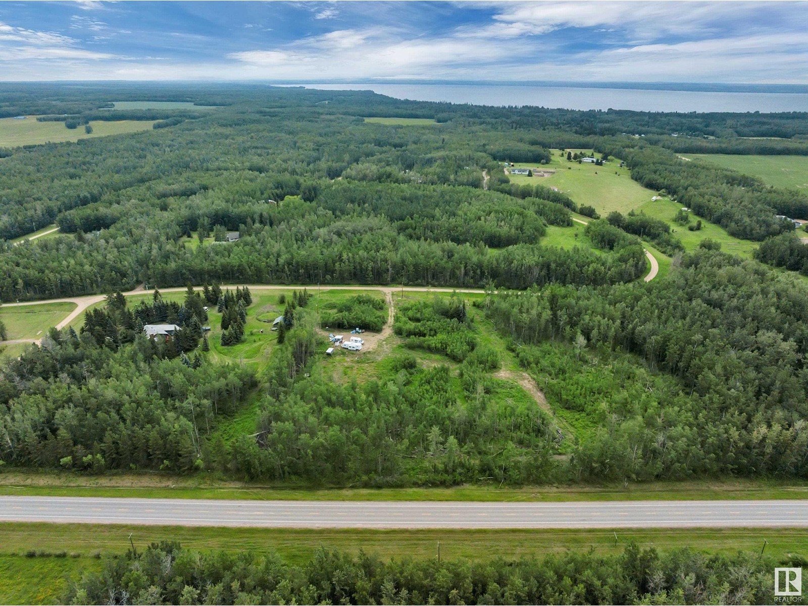 Photo 25 of 801 Glen Haven Cr, Rural Wetaskiwin County AB