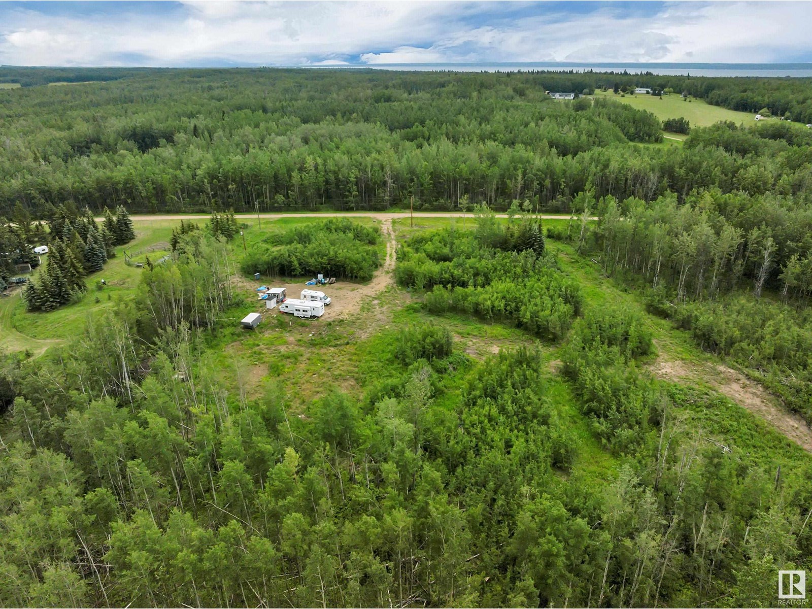 Photo 14 of 801 Glen Haven Cr, Rural Wetaskiwin County AB