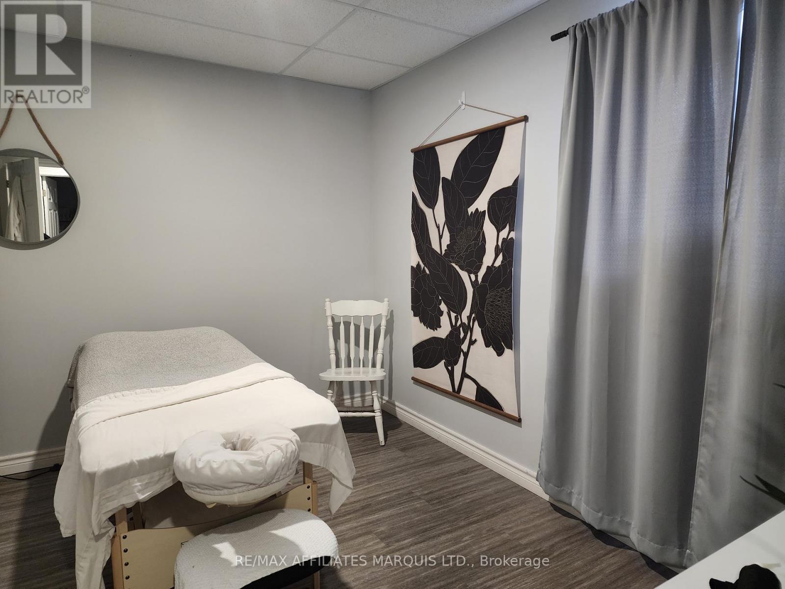 Photo 5 of 102 Sydney Street, Cornwall ON