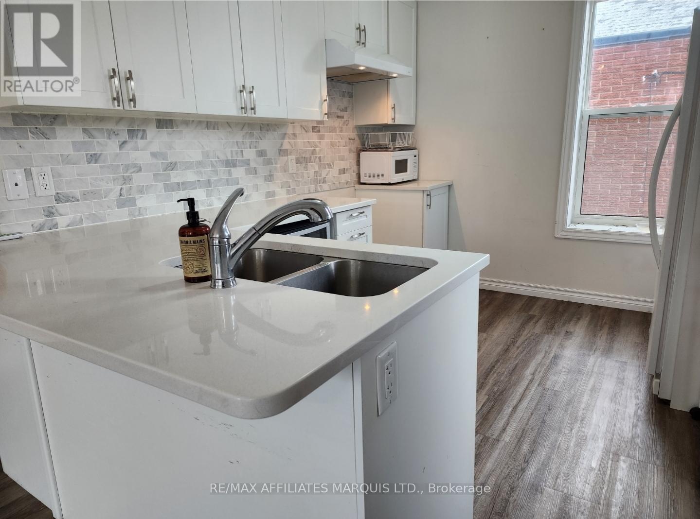 Photo 11 of 102 Sydney Street, Cornwall ON