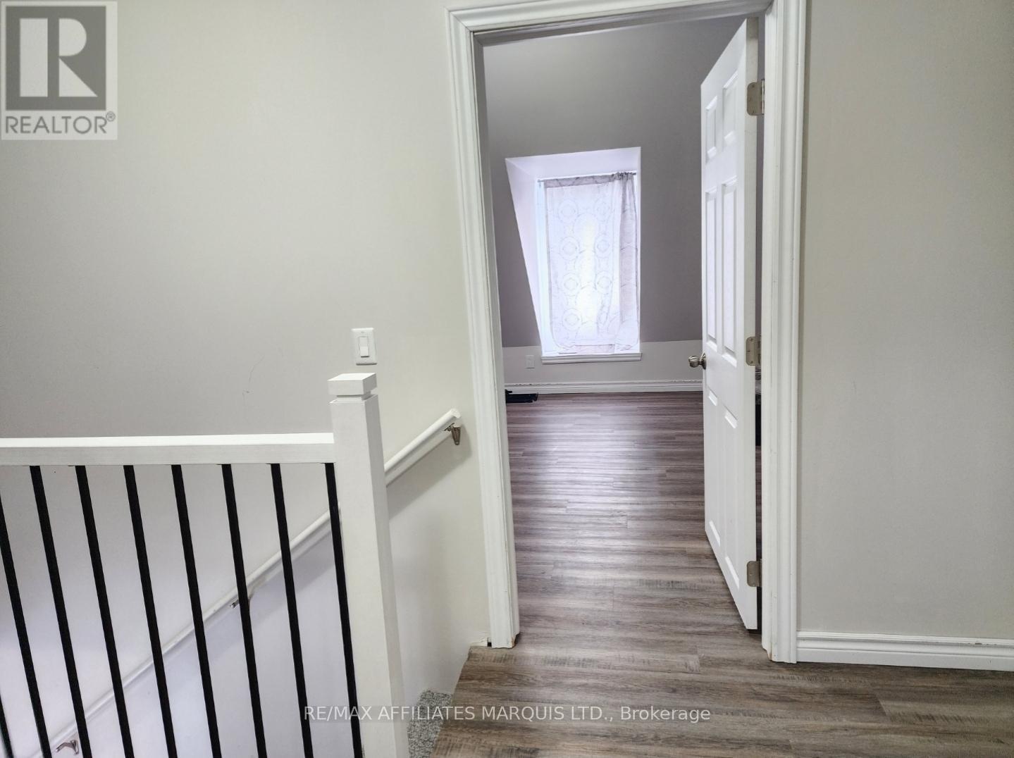 Photo 4 of 102 Sydney Street, Cornwall ON
