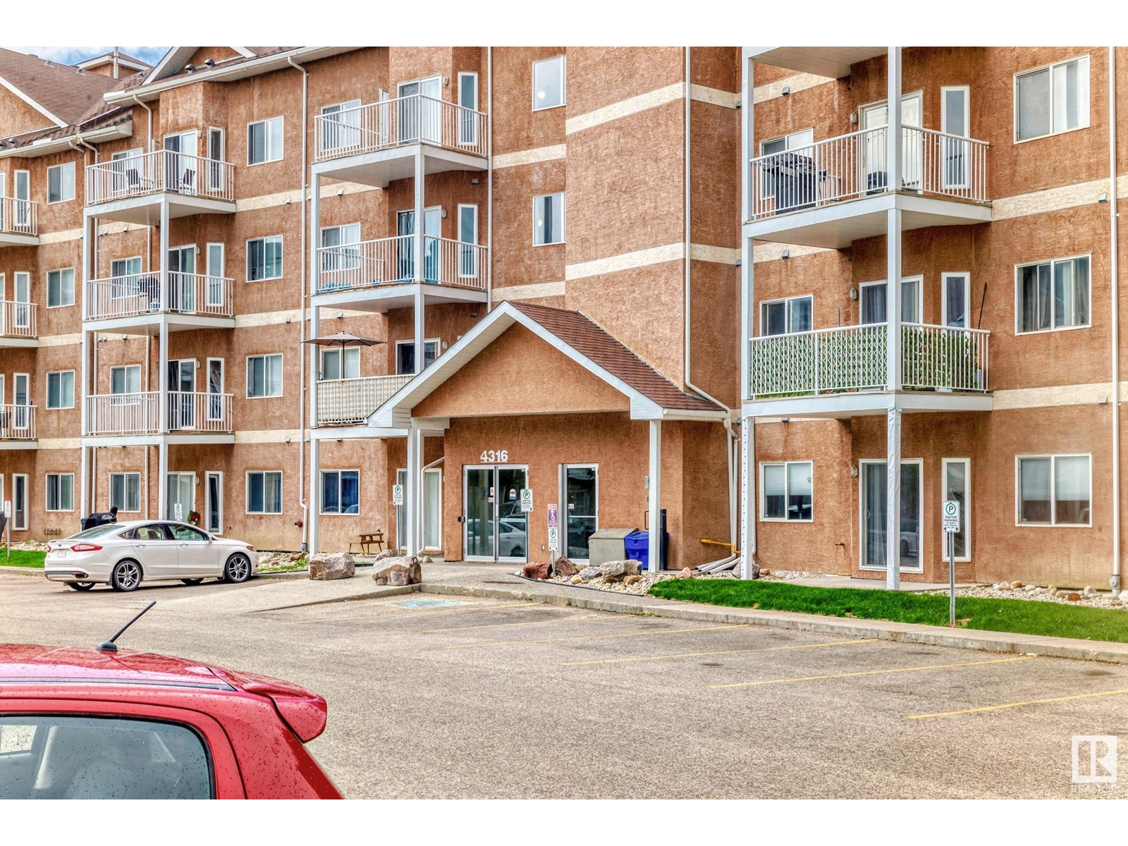 Photo 60 of 207 4316 139 Av Nw, Edmonton AB