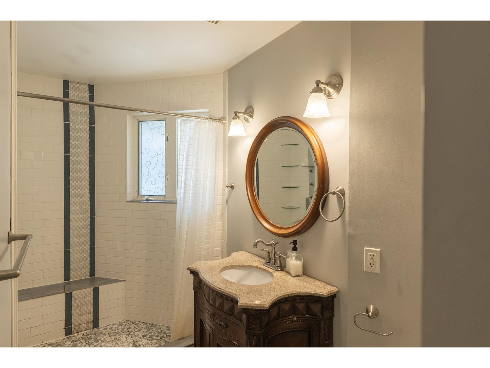 Photo 12 of 6717 Kent Crescent, Delta BC
