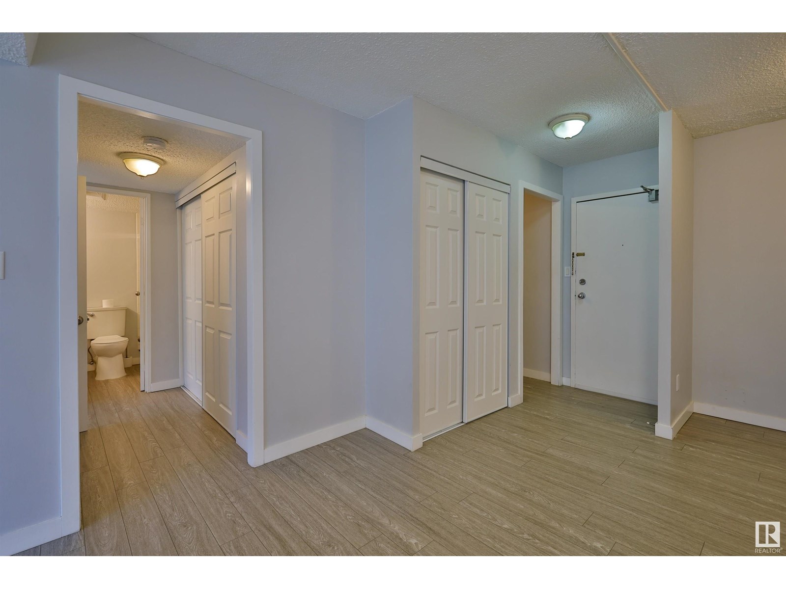 Photo 1 of 423 10160 114 St Nw, Edmonton AB