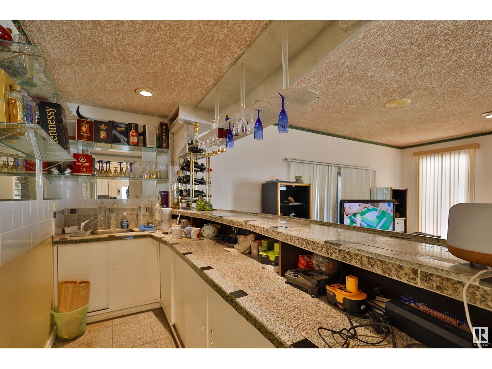 Photo 15 of 15808 100 St Nw, Edmonton AB
