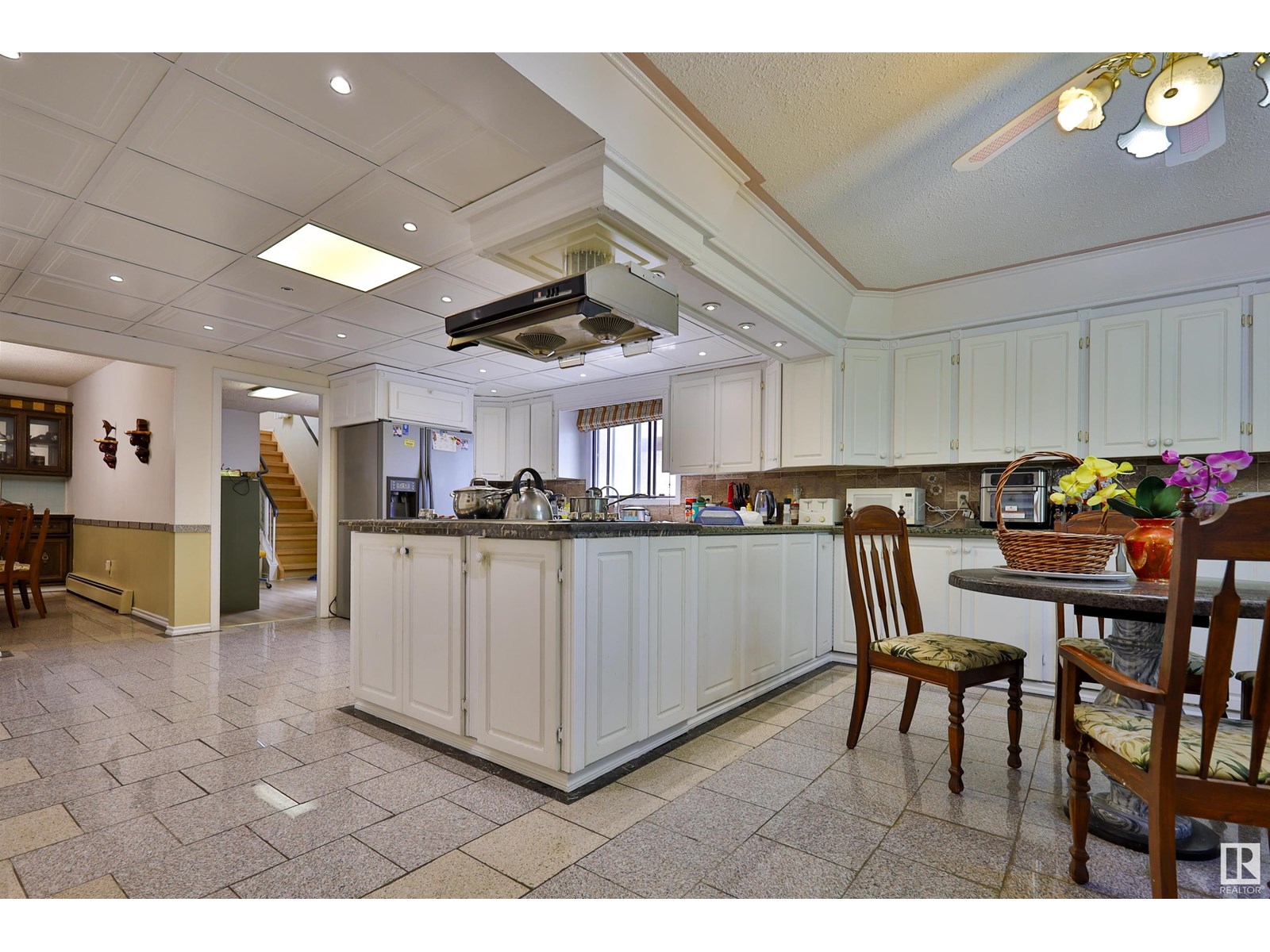 Photo 2 of 15808 100 St Nw, Edmonton AB