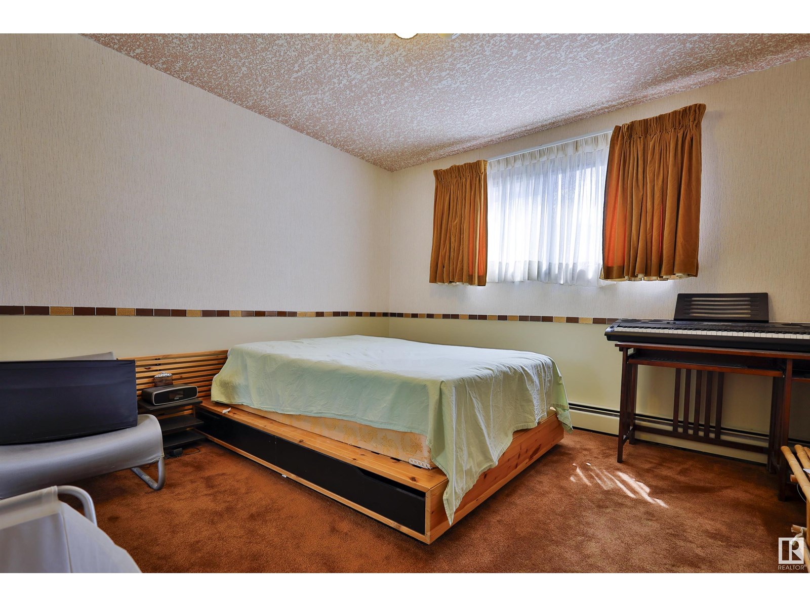 Photo 28 of 15808 100 St Nw, Edmonton AB