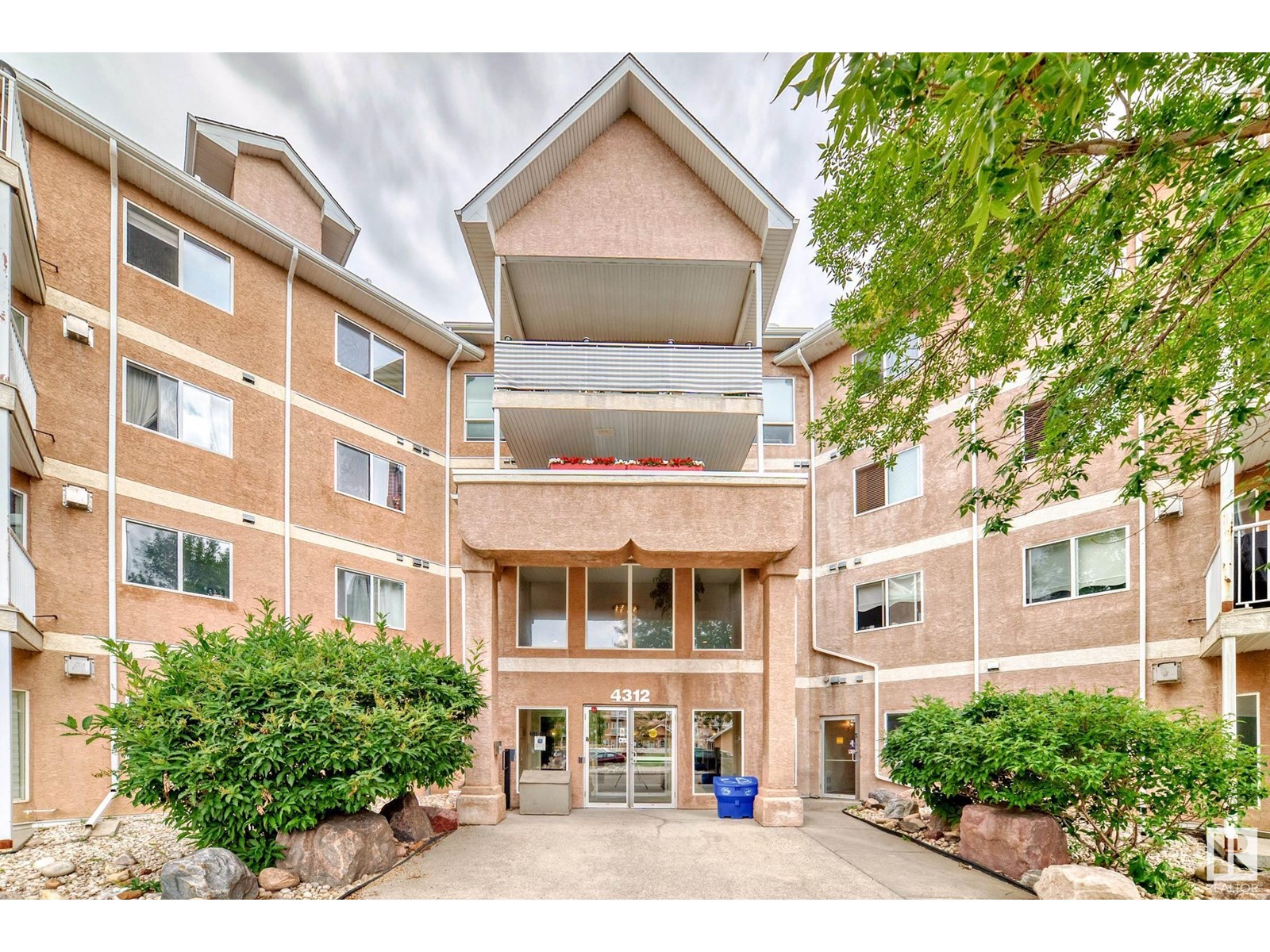 Photo 2 of 424 4312 139 Av Nw, Edmonton AB