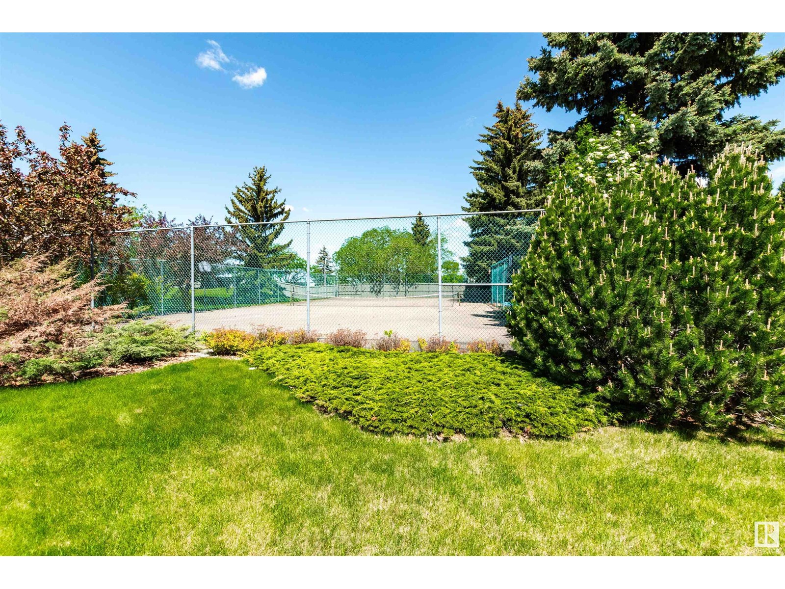 Photo 39 of 614 Woodbridge Wy, Sherwood Park AB