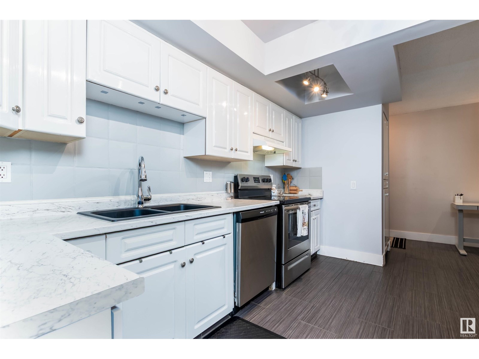 Photo 5 of 614 Woodbridge Wy, Sherwood Park AB