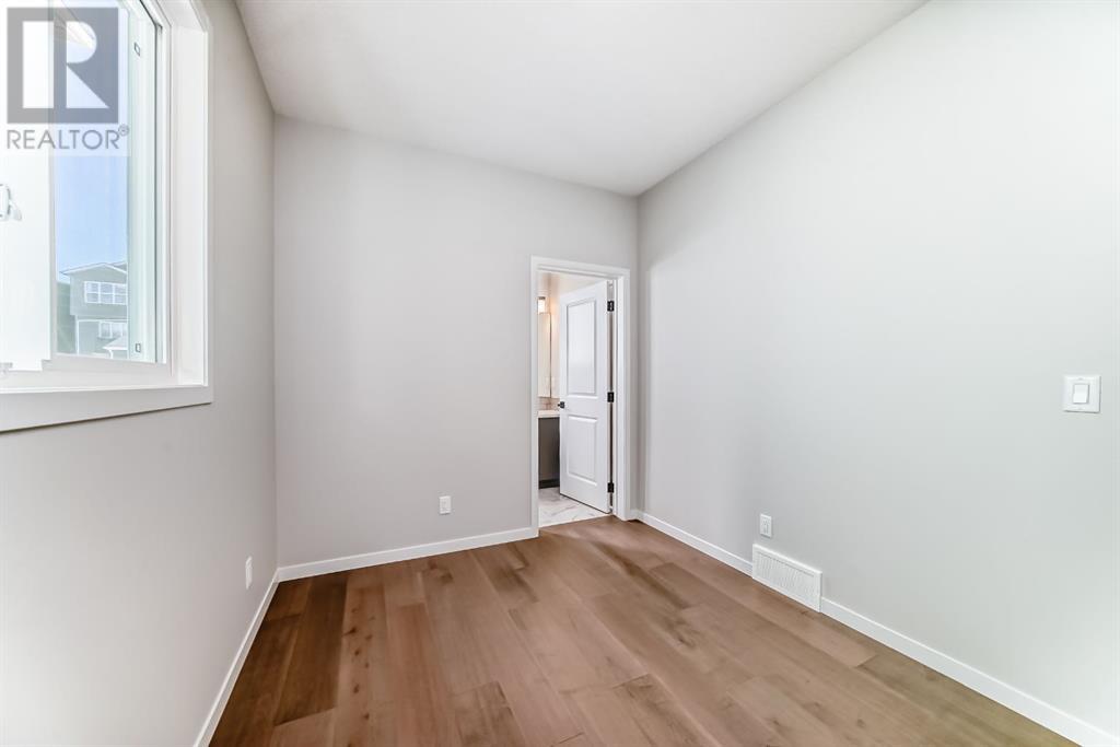 Single Family House for Sale in  Tekarra Drive NW Glacier Ridge Calgary 