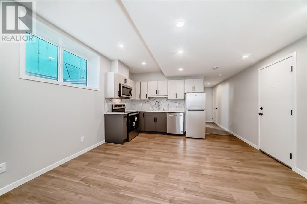 Single Family House for Sale in  Tekarra Drive NW Glacier Ridge Calgary 