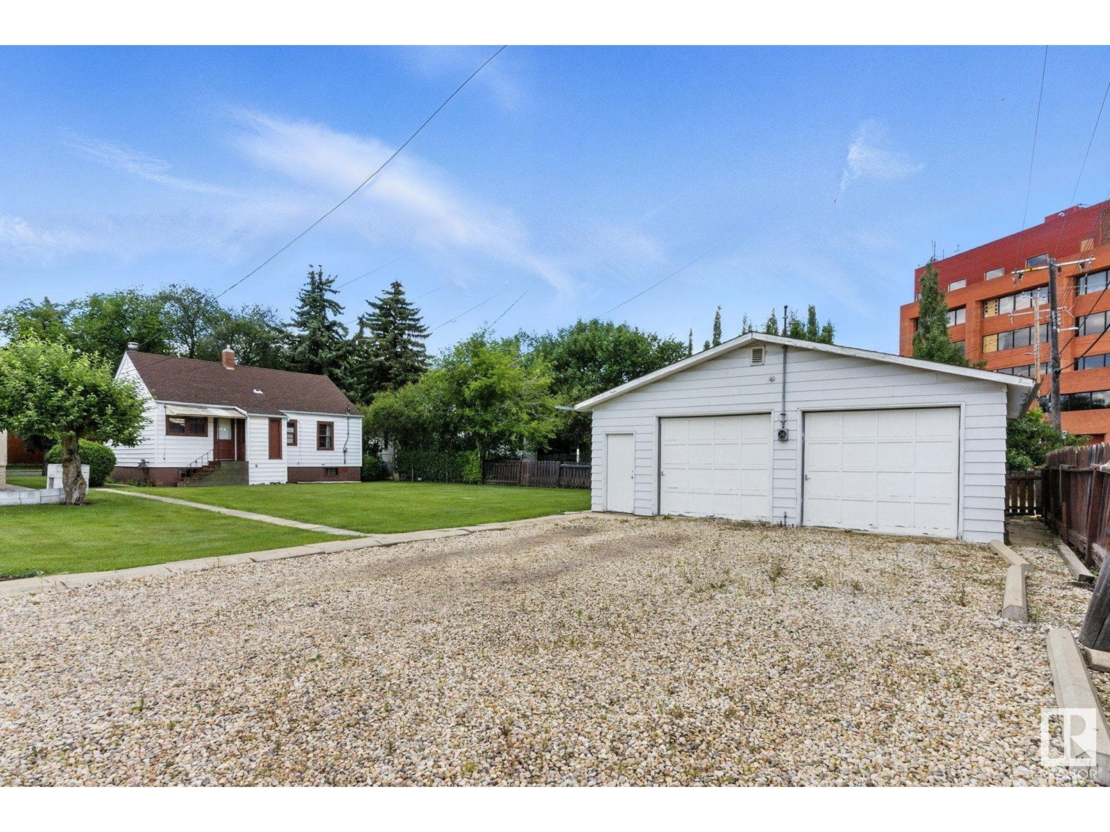Photo 8 of 11039 107 St Nw Nw, Edmonton AB