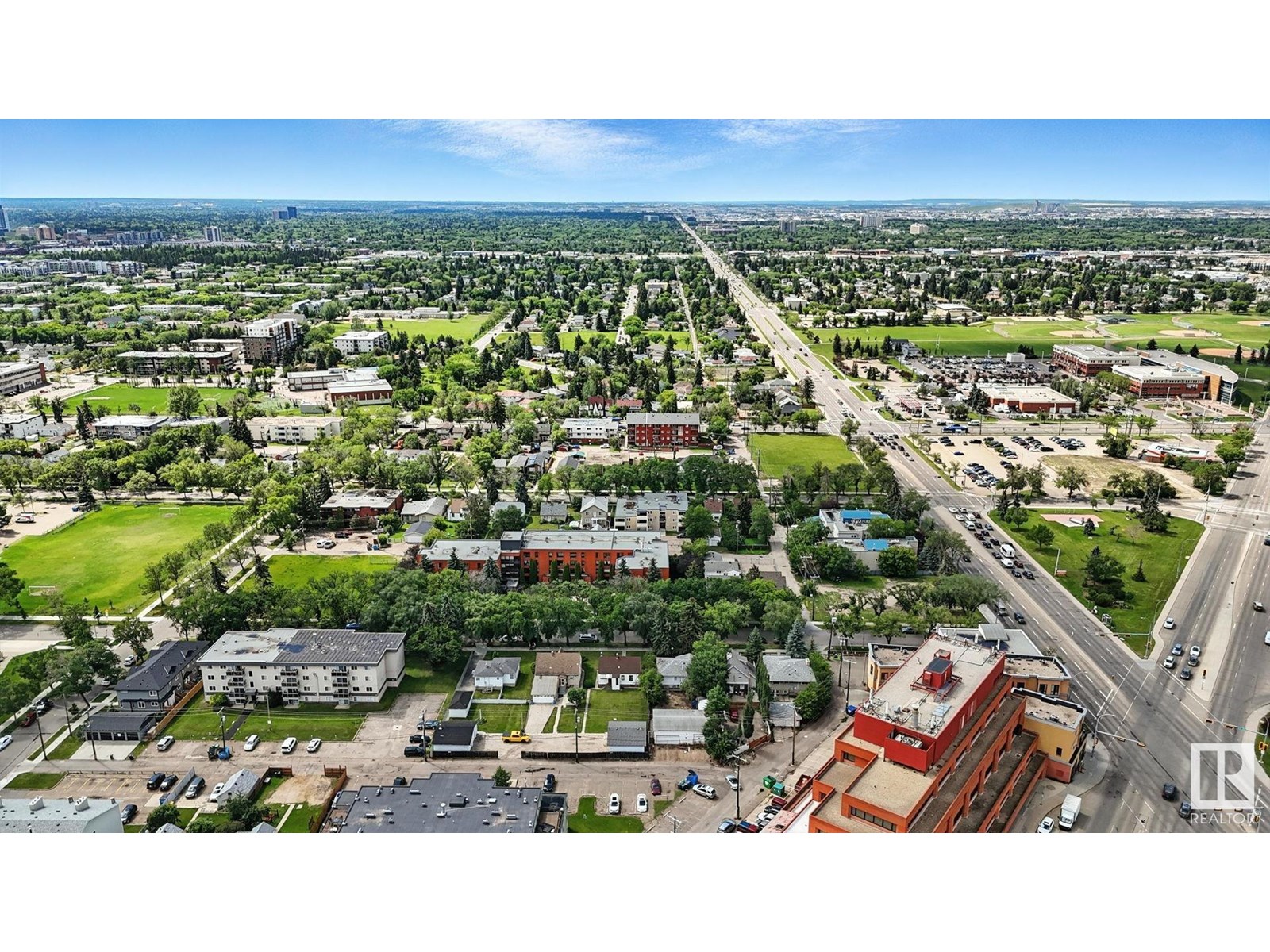 Photo 22 of 11039 107 St Nw Nw, Edmonton AB