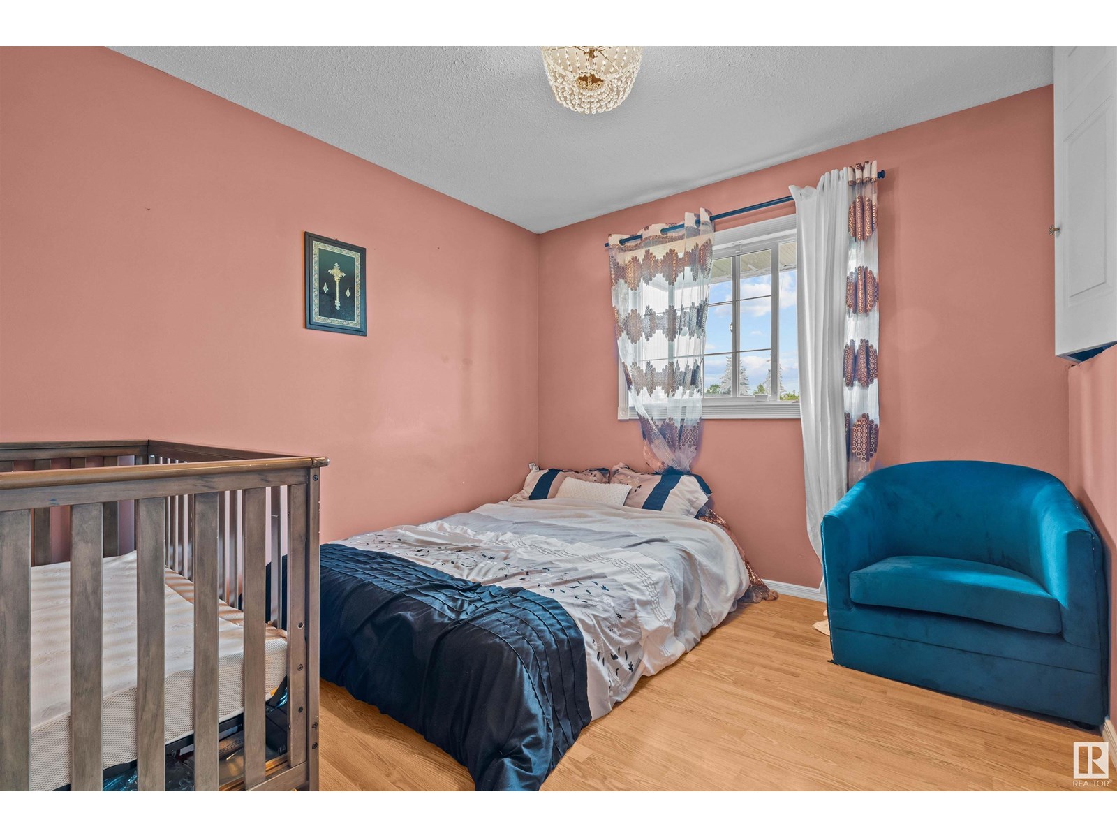 Photo 12 of 9919 170 Av Nw, Edmonton AB