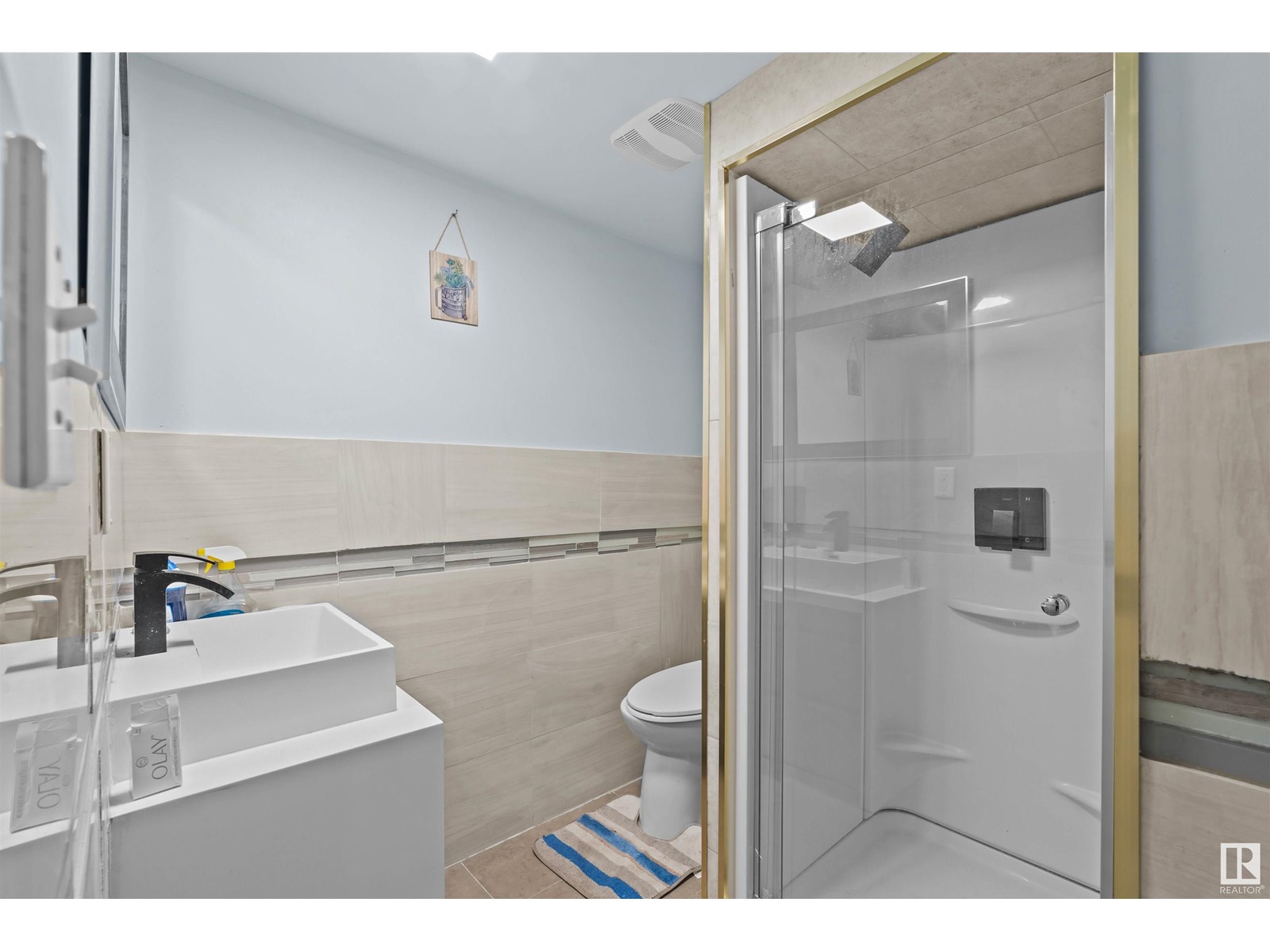 Photo 16 of 9919 170 Av Nw, Edmonton AB