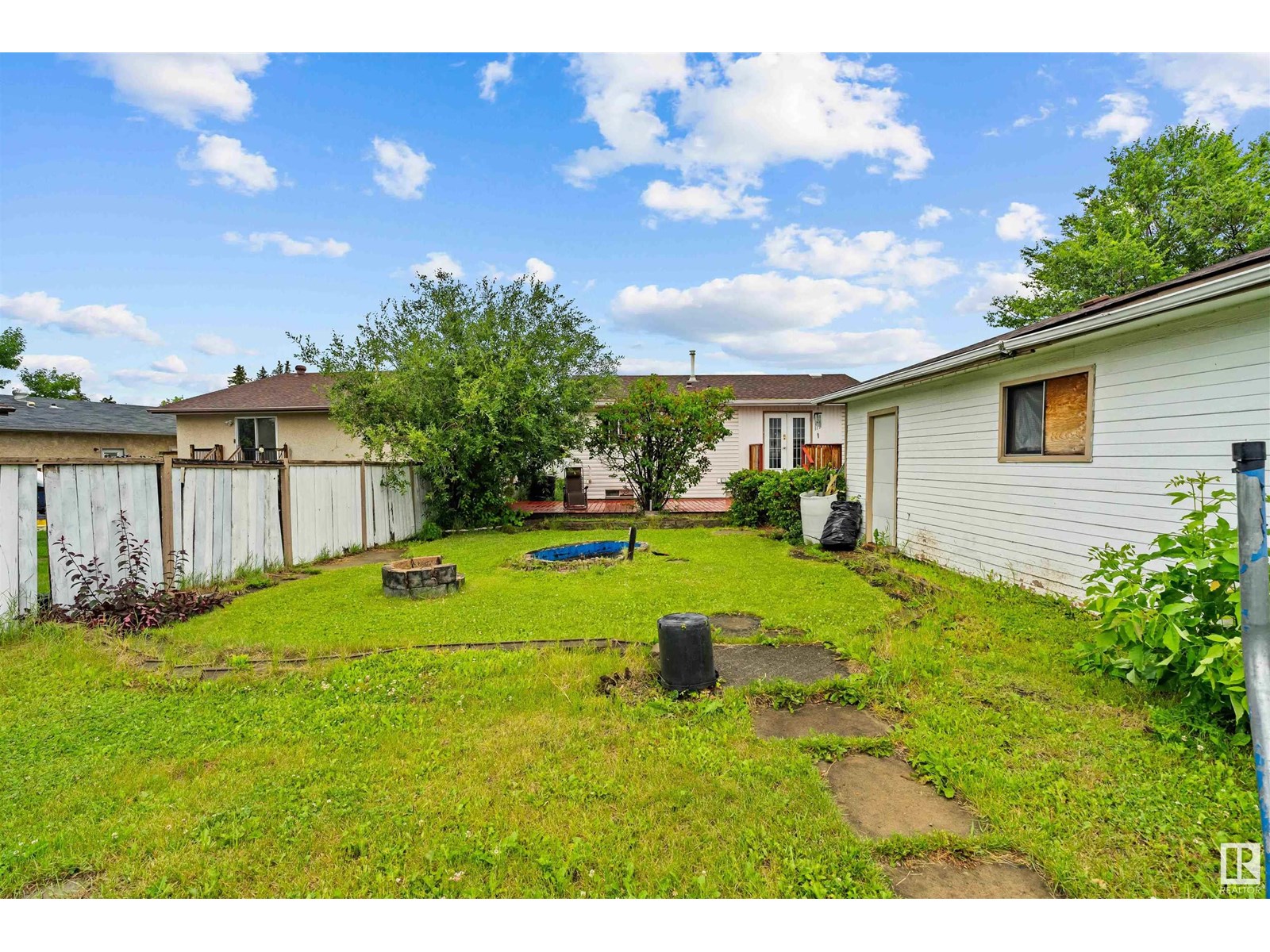 Photo 21 of 9919 170 Av Nw, Edmonton AB