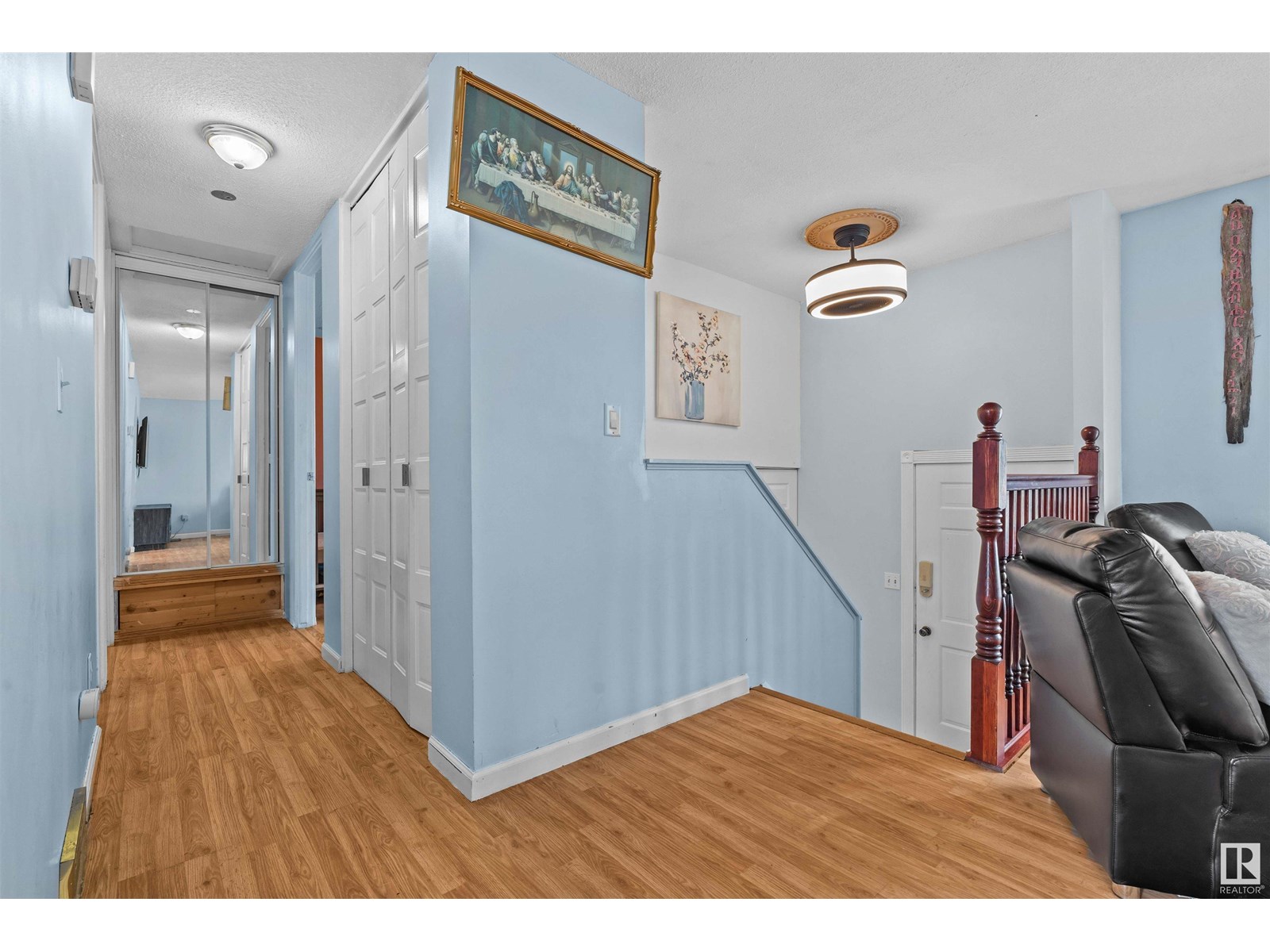 Photo 9 of 9919 170 Av Nw, Edmonton AB