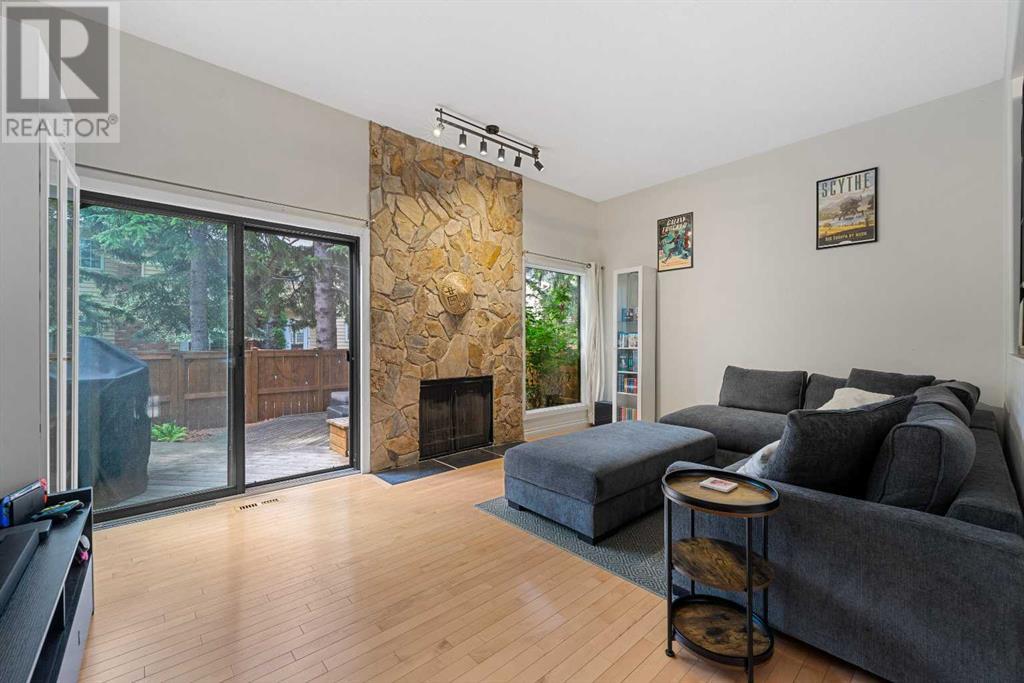 Single Family House 4 Level for Sale in  Point Mckay Grove NW Point McKay Calgary 