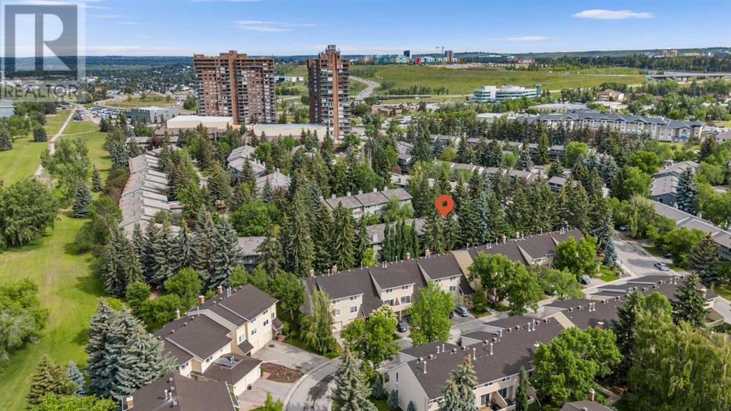 Single Family House 4 Level for Sale in  Point Mckay Grove NW Point McKay Calgary 
