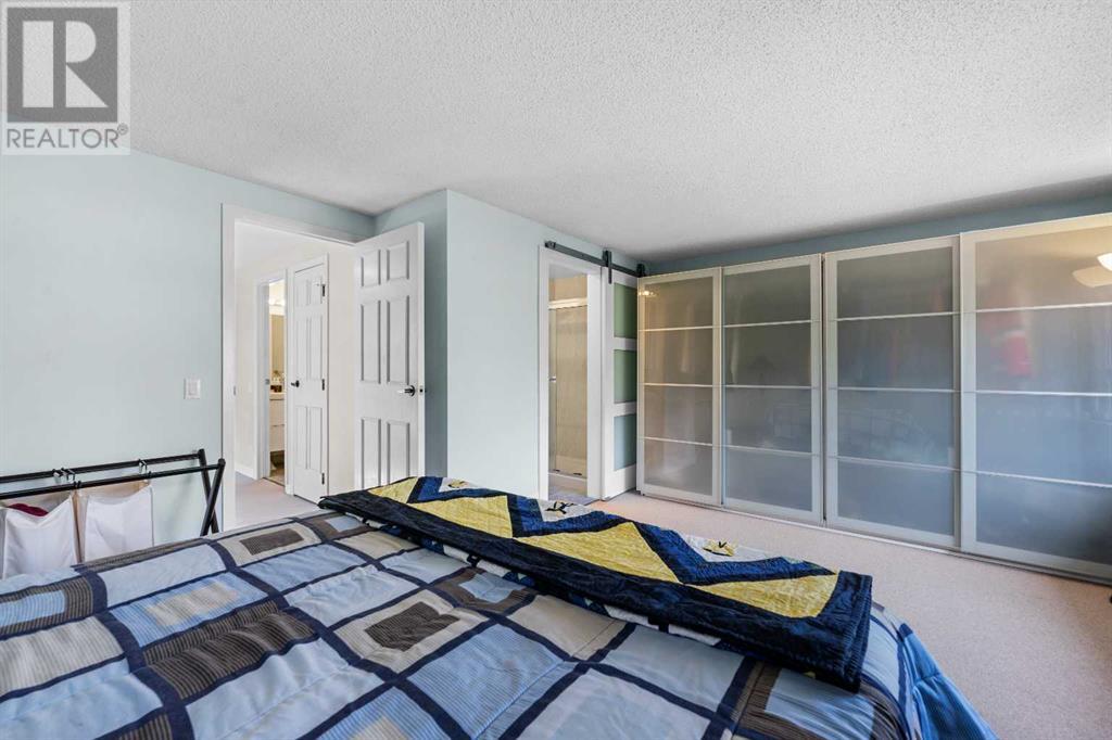Single Family House 4 Level for Sale in  Point Mckay Grove NW Point McKay Calgary 