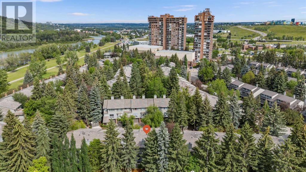 Single Family House 4 Level for Sale in  Point Mckay Grove NW Point McKay Calgary 
