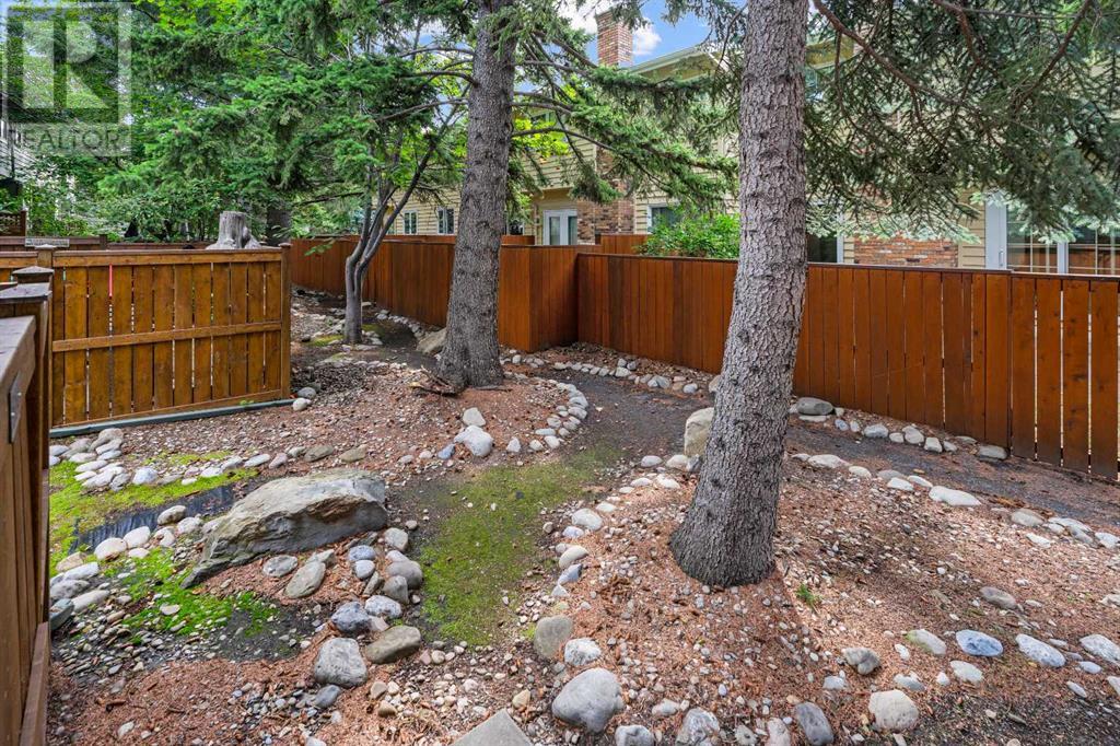 Single Family House 4 Level for Sale in  Point Mckay Grove NW Point McKay Calgary 