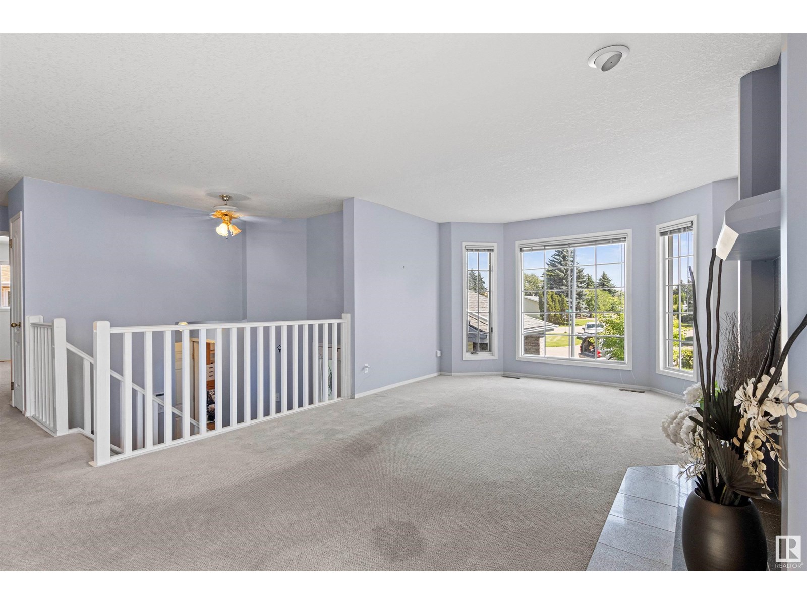 Photo 10 of 1926 36 St Nw, Edmonton AB