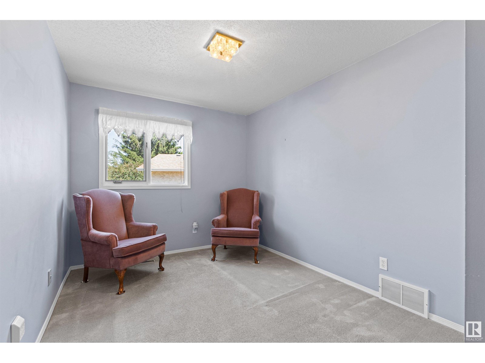 Photo 31 of 1926 36 St Nw, Edmonton AB
