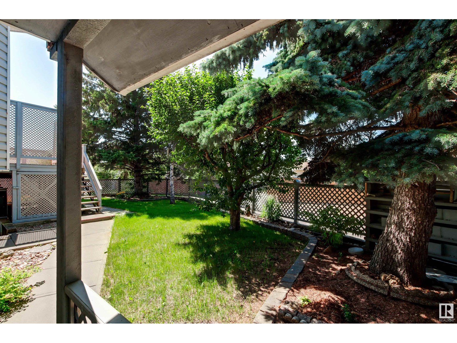 Photo 17 of 1926 36 St Nw, Edmonton AB