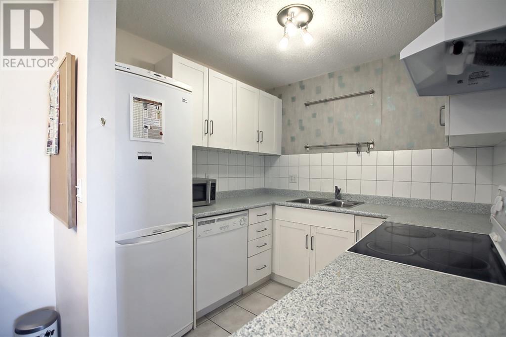 404, 3727 42 Street NW, Calgary, Alberta