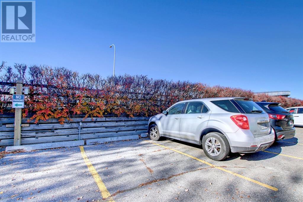 Photo 9 of 404 3727 42 Street Nw, Calgary AB