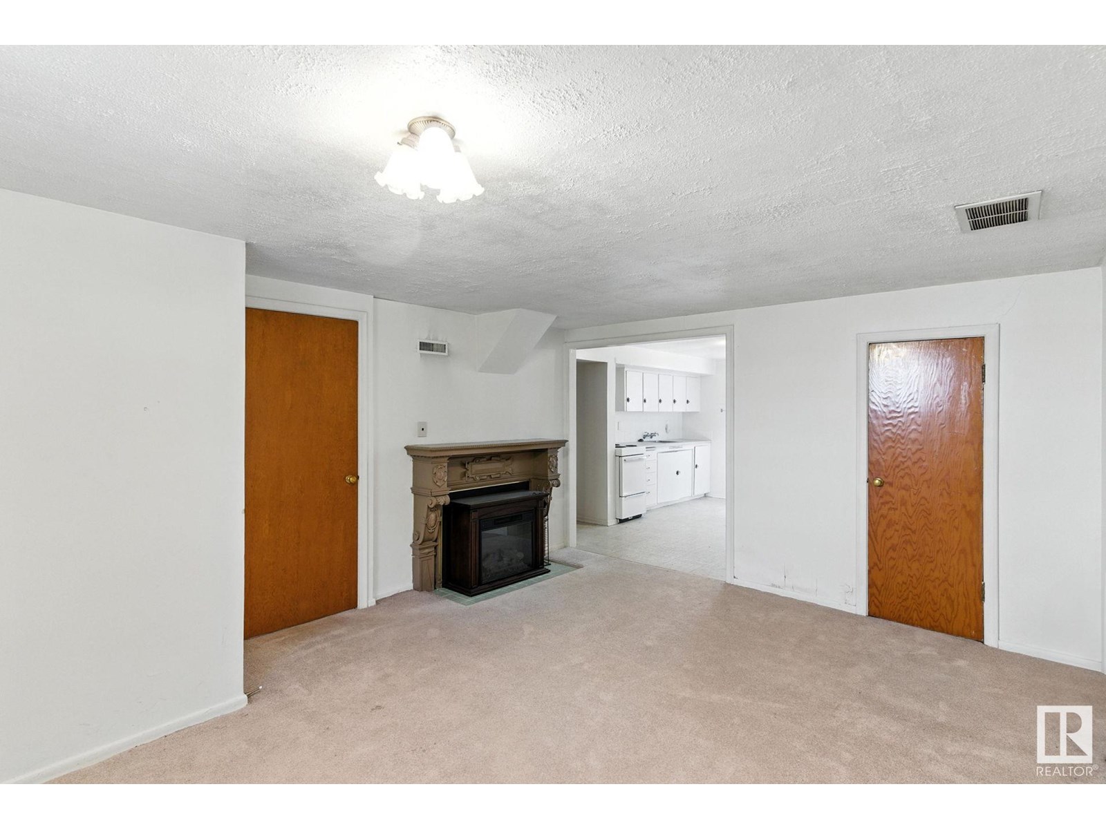 Photo 25 of 11029 107 St Nw, Edmonton AB