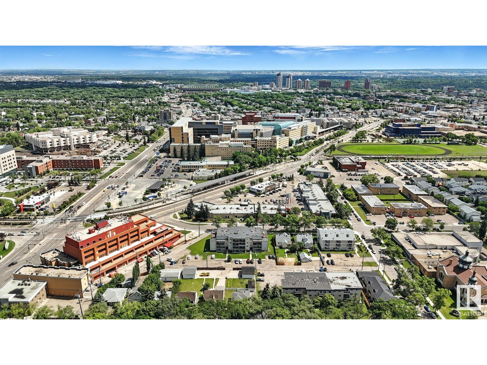 Photo 21 of 11029 107 St Nw, Edmonton AB