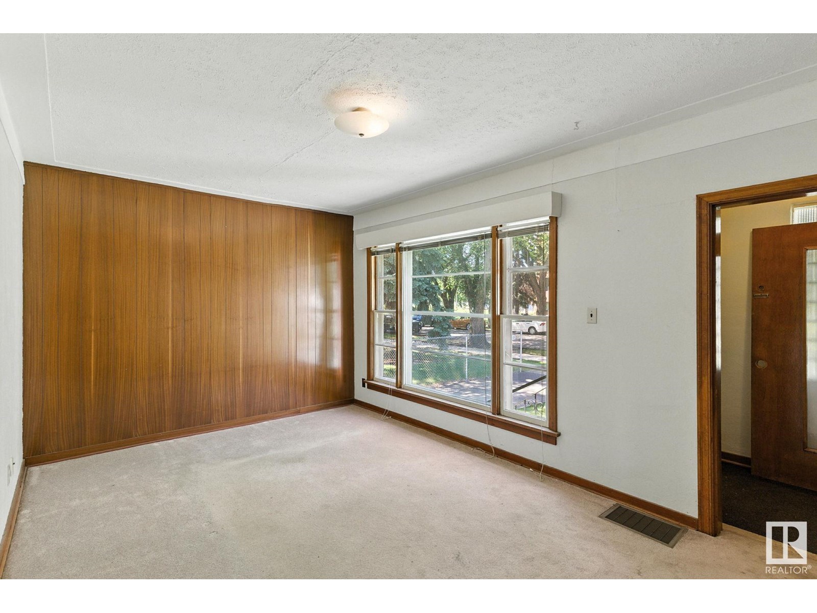 Photo 18 of 11029 107 St Nw, Edmonton AB