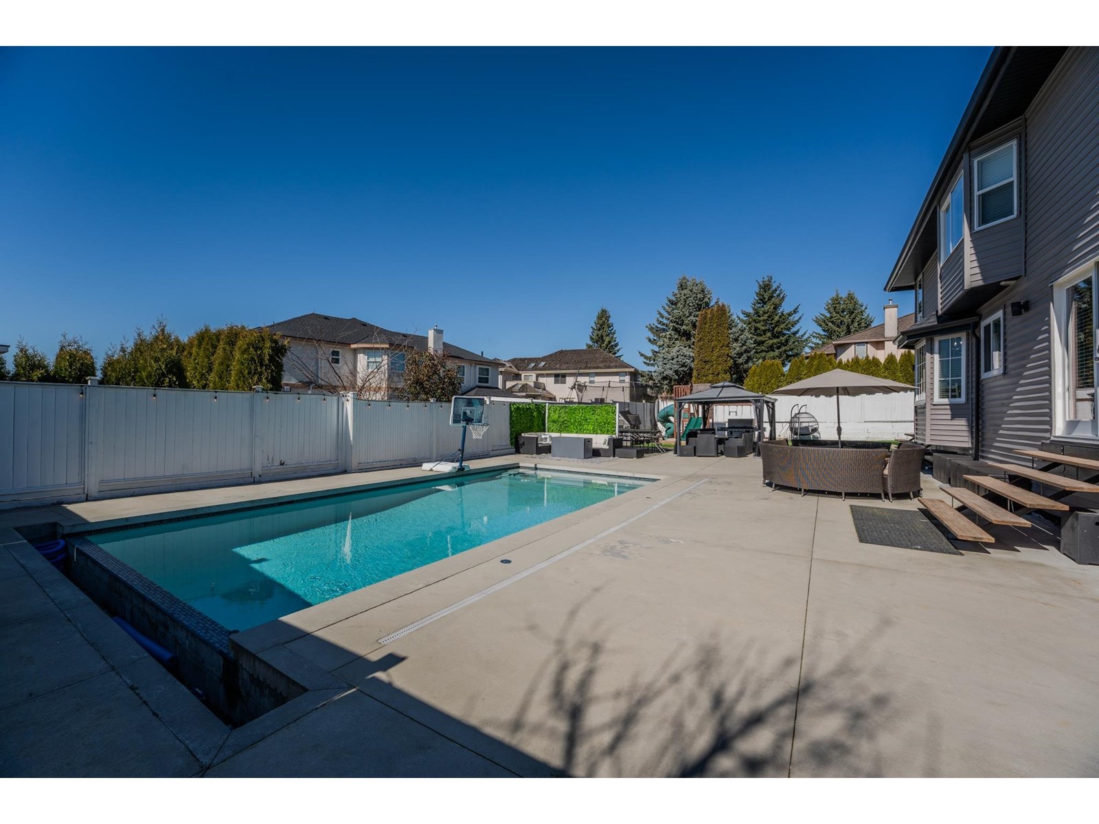Photo 18 of 14182 83 Avenue, Surrey BC