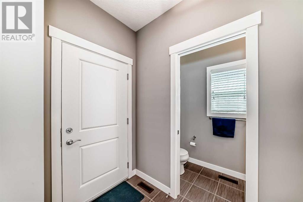 Single Family House for Sale in  Evansglen Circle NW Evanston Calgary 