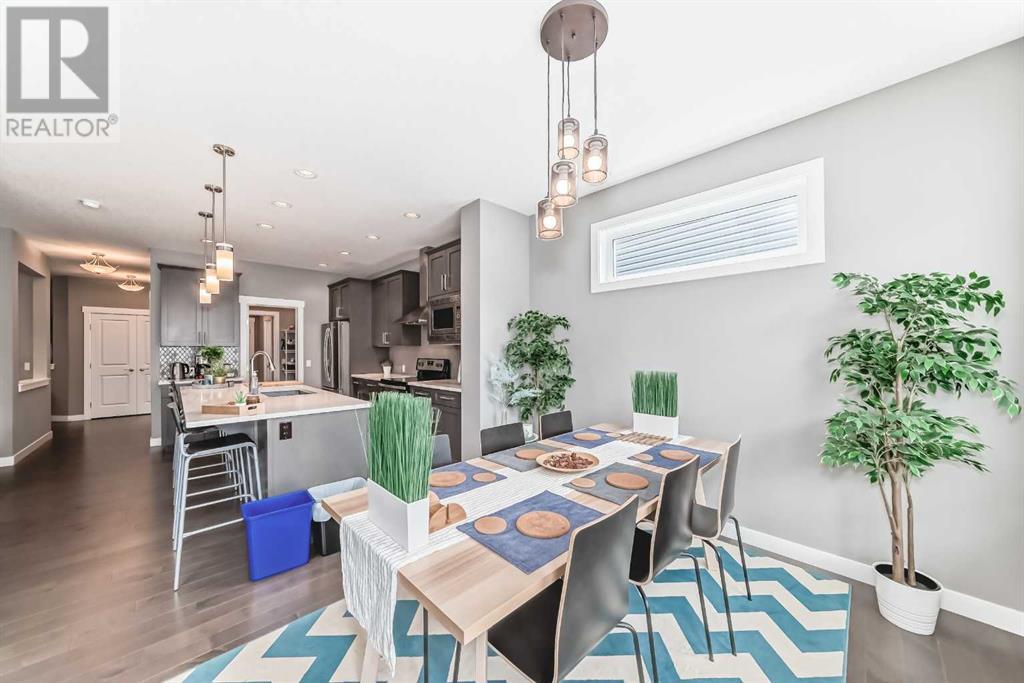 Single Family House for Sale in  Evansglen Circle NW Evanston Calgary 