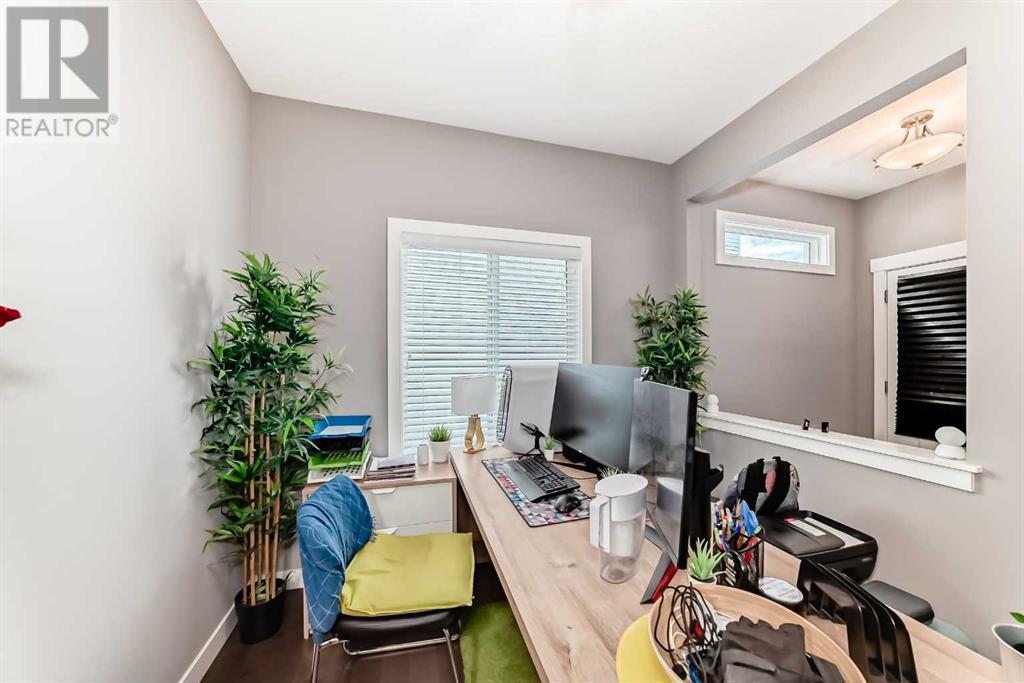 Single Family House for Sale in  Evansglen Circle NW Evanston Calgary 