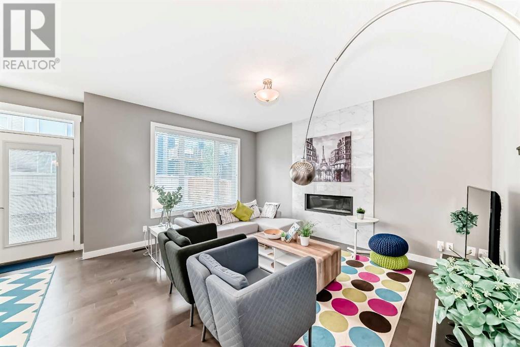 Single Family House for Sale in  Evansglen Circle NW Evanston Calgary 
